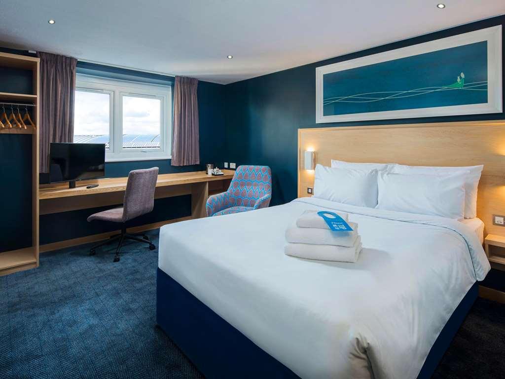 Travelodge Aberdeen Airport Habitación foto